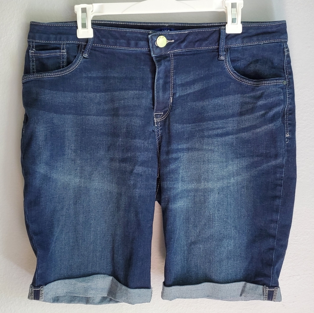 Bermuda denim shorts